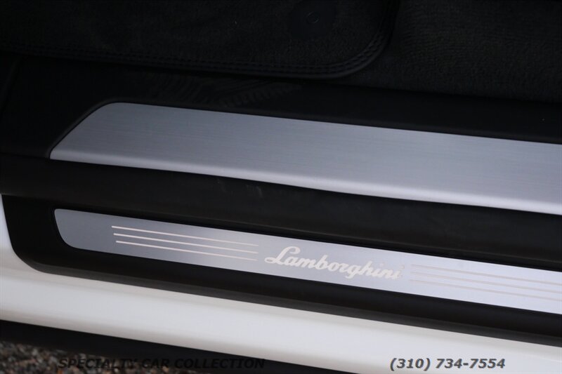 2024 Lamborghini Urus S   - Photo 15 - West Hollywood, CA 90069