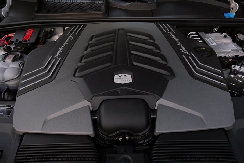 2024 Lamborghini Urus S   - Photo 26 - West Hollywood, CA 90069