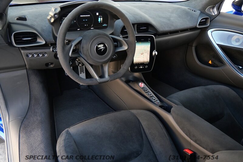 2023 McLaren Artura   - Photo 13 - West Hollywood, CA 90069