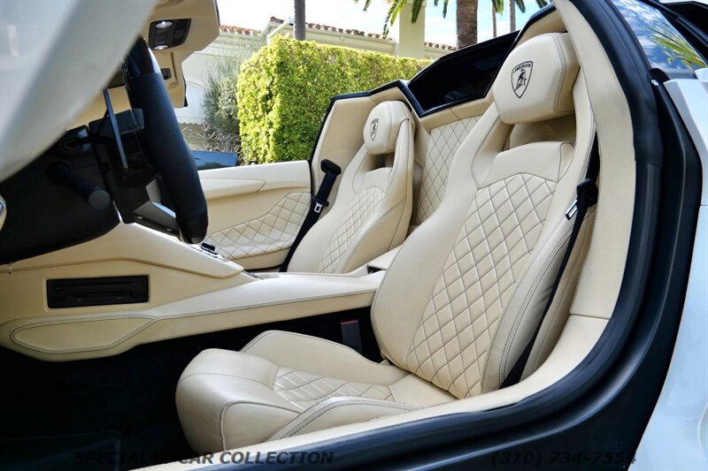 2015 Lamborghini Aventador LP 700-4 - Photo 27 - West Hollywood, CA 90069