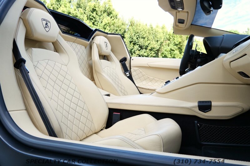 2015 Lamborghini Aventador LP 700-4 - Photo 32 - West Hollywood, CA 90069