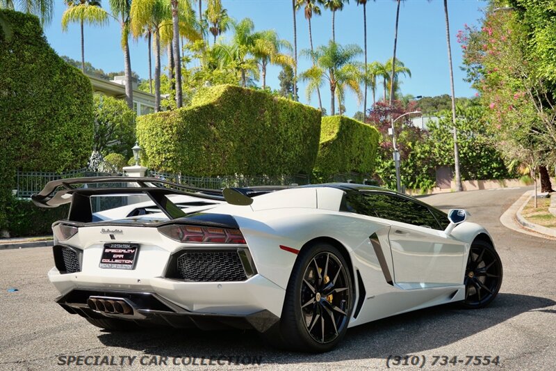 2015 Lamborghini Aventador LP 700-4 - Photo 8 - West Hollywood, CA 90069