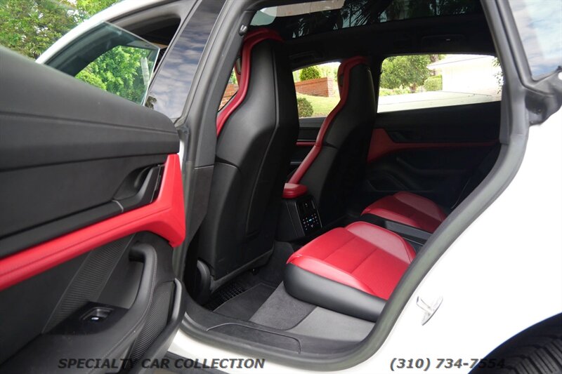 2023 Porsche Taycan 4 Cross Turismo   - Photo 20 - West Hollywood, CA 90069