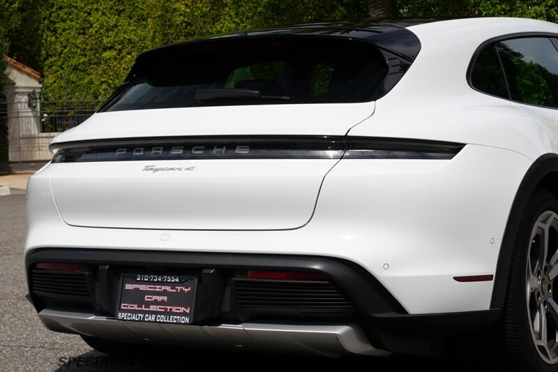2023 Porsche Taycan 4 Cross Turismo   - Photo 9 - West Hollywood, CA 90069