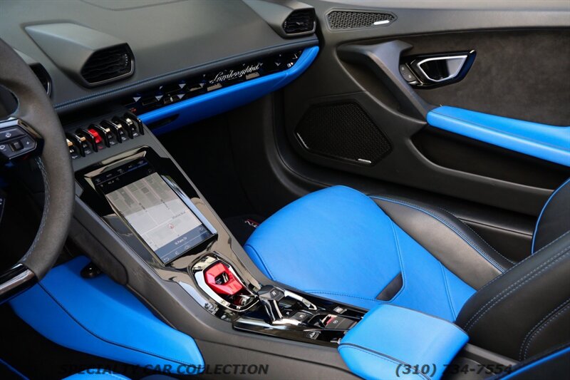 2022 Lamborghini Huracan EVO Spyder - Photo 12 - West Hollywood, CA 90069