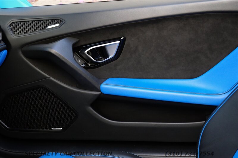 2022 Lamborghini Huracan EVO Spyder - Photo 16 - West Hollywood, CA 90069