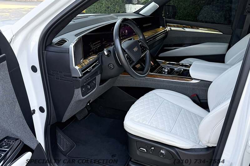2025 Cadillac Escalade Sport Platinum   - Photo 13 - West Hollywood, CA 90069
