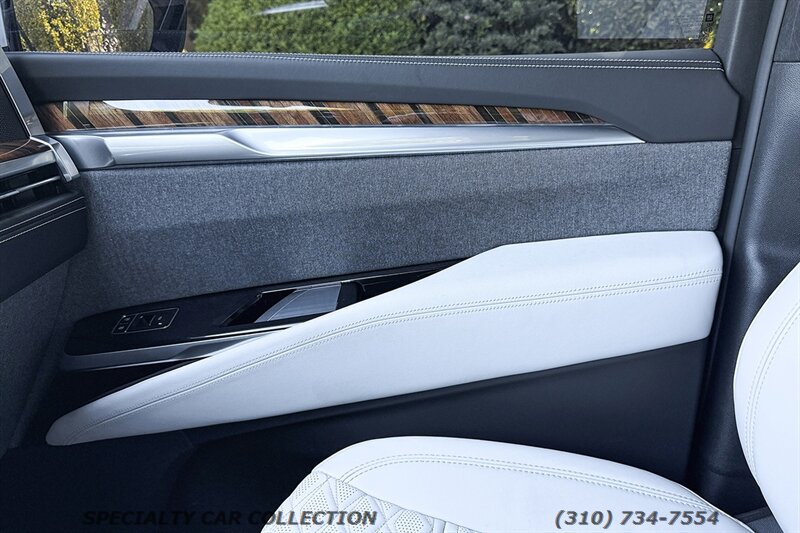 2025 Cadillac Escalade Sport Platinum   - Photo 17 - West Hollywood, CA 90069