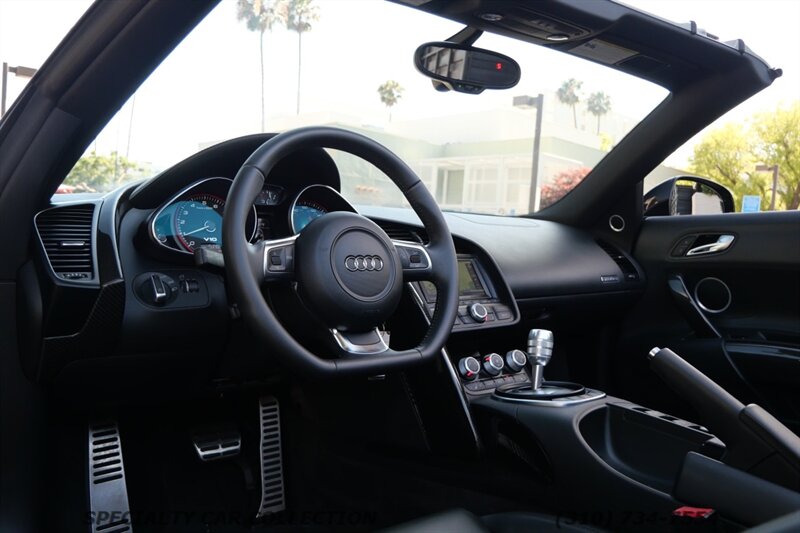 2011 Audi R8 5.2 quattro Spyder   - Photo 21 - West Hollywood, CA 90069