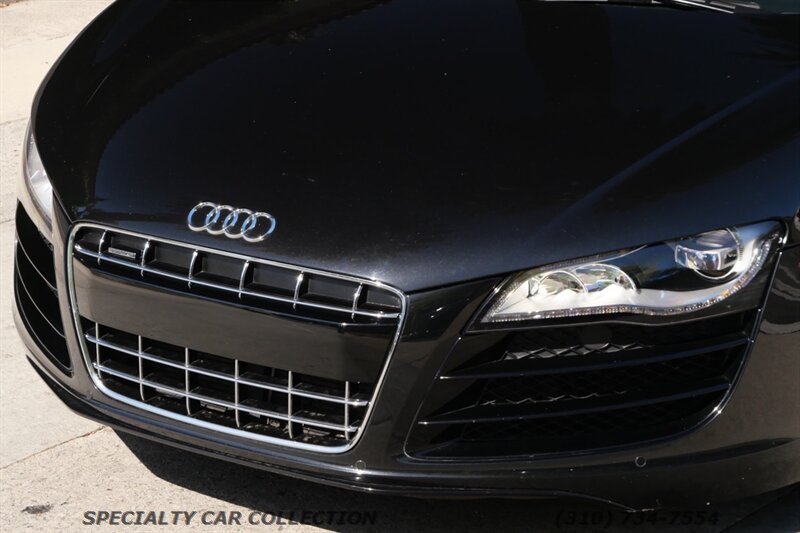 2011 Audi R8 5.2 quattro Spyder   - Photo 2 - West Hollywood, CA 90069