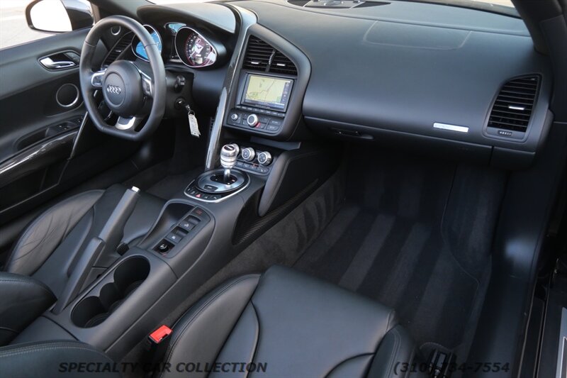 2011 Audi R8 5.2 quattro Spyder   - Photo 28 - West Hollywood, CA 90069