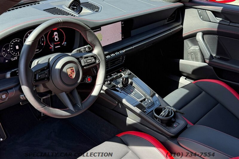 2026 Porsche 911 Carrera GTS - Photo 17 - West Hollywood, CA 90069