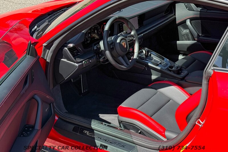 2026 Porsche 911 Carrera GTS - Photo 16 - West Hollywood, CA 90069