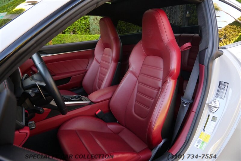 2021 Porsche 911 Turbo S   - Photo 10 - West Hollywood, CA 90069