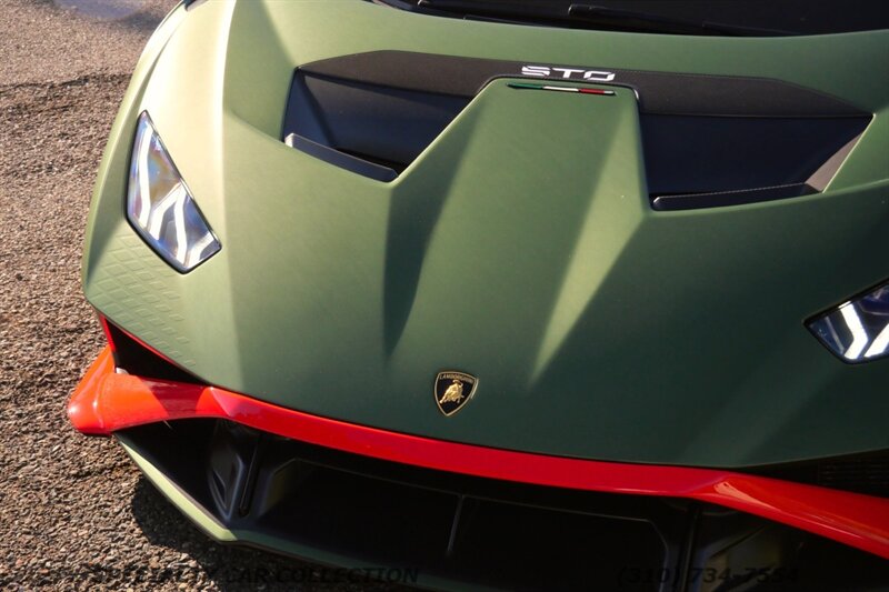 2021 Lamborghini Huracan STO - Photo 3 - West Hollywood, CA 90069