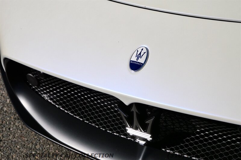 2023 Maserati MC20   - Photo 10 - West Hollywood, CA 90069