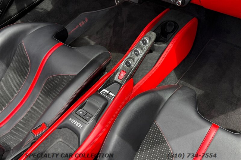 2021 Ferrari F8 Spider   - Photo 29 - West Hollywood, CA 90069
