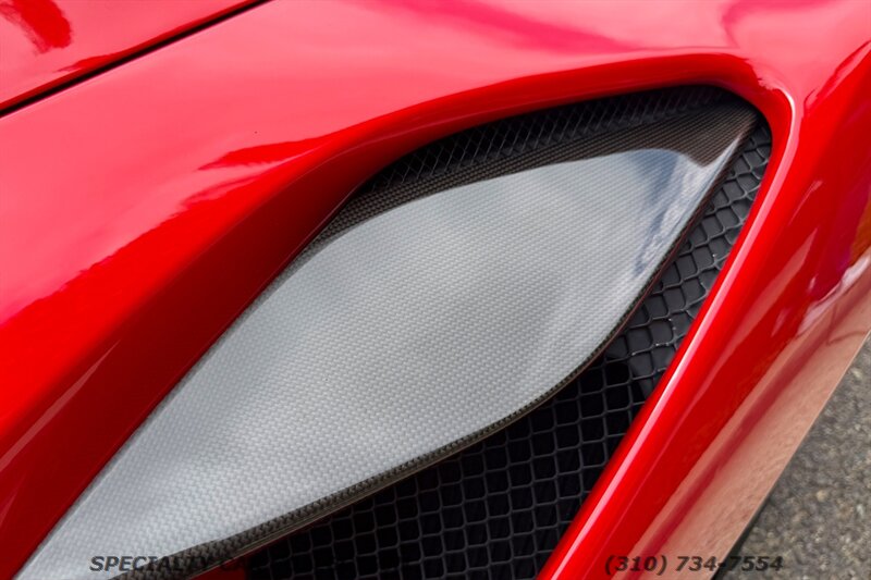 2021 Ferrari F8 Spider   - Photo 19 - West Hollywood, CA 90069