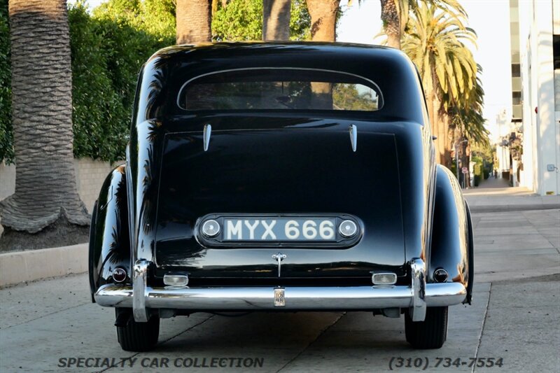 1952 Rolls-Royce Silver Wraith   - Photo 11 - West Hollywood, CA 90069