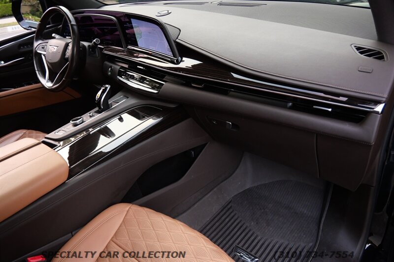 2021 Cadillac Escalade ESV Sport   - Photo 17 - West Hollywood, CA 90069