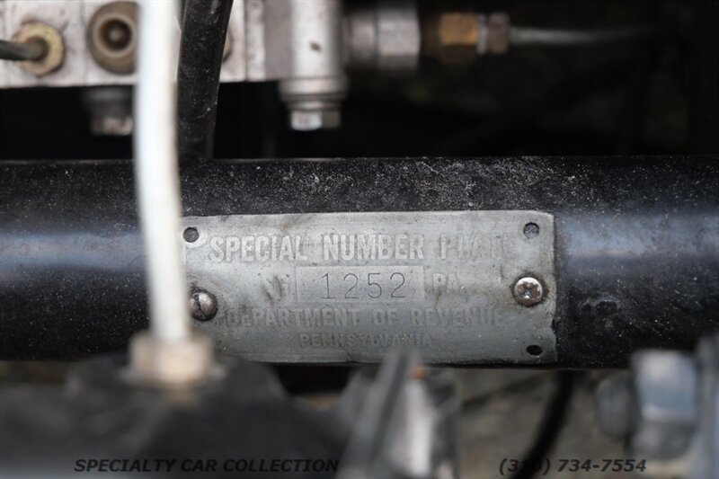 1962 Chevrolet Corvette   - Photo 28 - West Hollywood, CA 90069