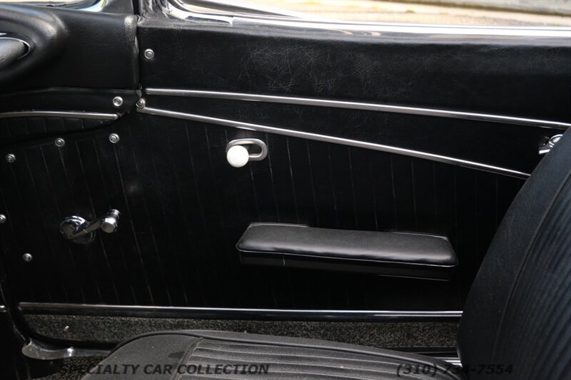 1962 Chevrolet Corvette   - Photo 19 - West Hollywood, CA 90069