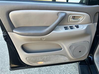 2005 Toyota Sequoia SR5 4X4 Leather Loaded   - Photo 12 - Sacramento, CA 95826