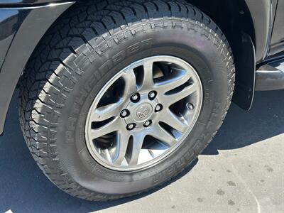 2005 Toyota Sequoia SR5 4X4 Leather Loaded   - Photo 38 - Sacramento, CA 95826