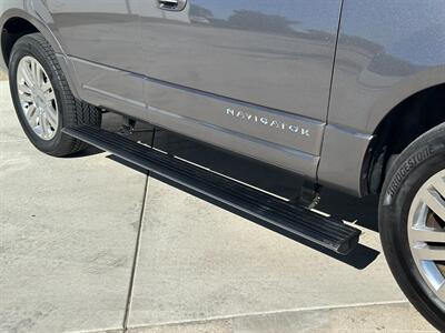 2013 Lincoln Navigator Limited 4X4 Low Miles EXTRA CLEAN   - Photo 25 - Sacramento, CA 95826