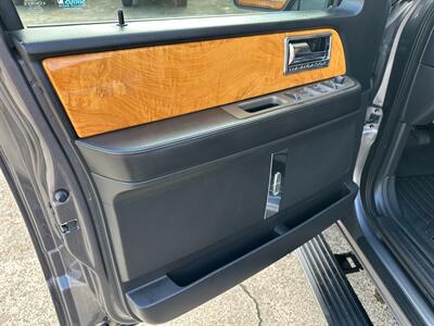 2013 Lincoln Navigator Limited 4X4 Low Miles EXTRA CLEAN   - Photo 29 - Sacramento, CA 95826