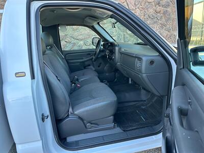 2004 Chevrolet Silverado 2500 HD V8 6.0L UTILITY BODY 2WD Regular Cab   - Photo 20 - Sacramento, CA 95826