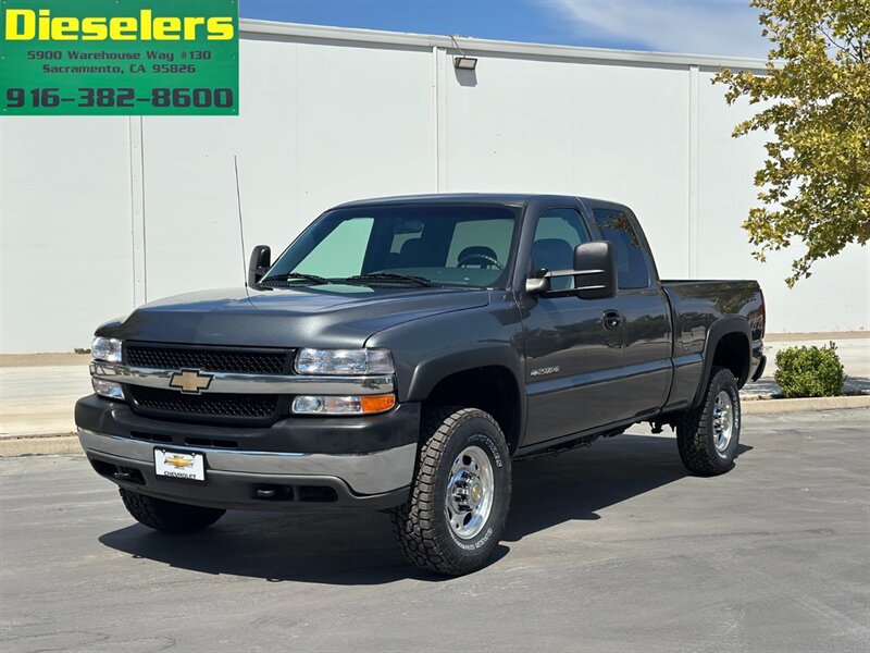 2002 Chevrolet Silverado 2500 HD 4X4 6.0L V8 Vortec LOW MILES  ONE OWNER  