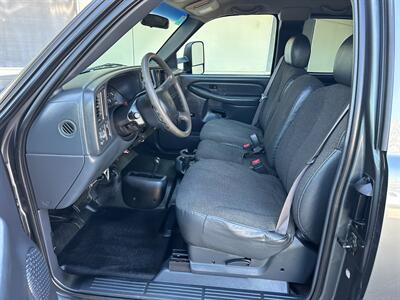 2002 Chevrolet Silverado 2500 HD 4X4 6.0L V8 Vortec LOW MILES  ONE OWNER   - Photo 16 - Sacramento, CA 95826