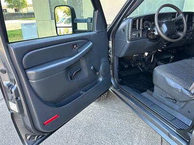 2002 Chevrolet Silverado 2500 HD 4X4 6.0L V8 Vortec LOW MILES  ONE OWNER   - Photo 14 - Sacramento, CA 95826
