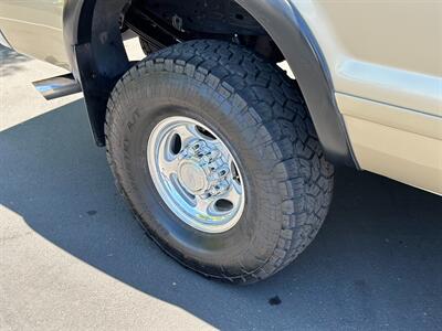 2001 Ford F-350 Super Duty 4X4 6.8L V10 Triton Crew Cab Short Bed   - Photo 29 - Sacramento, CA 95826