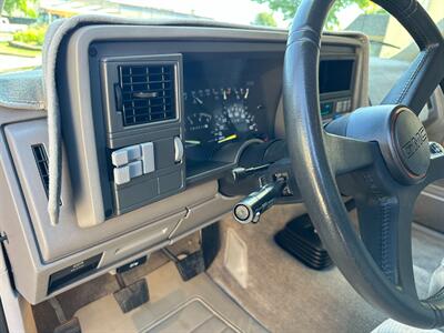 1992 GMC Sierra 1500 2WD Single Cab Short Bed  5.7L V8 5-Spd  LIVE ON BRINGATRAILER.COM - Photo 22 - Sacramento, CA 95826