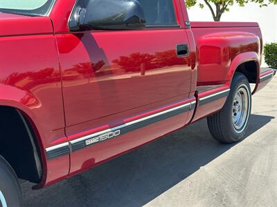 1992 GMC Sierra 1500 2WD Single Cab Short Bed  5.7L V8 5-Spd  LIVE ON BRINGATRAILER.COM - Photo 12 - Sacramento, CA 95826