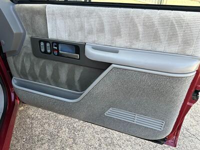 1992 GMC Sierra 1500 2WD Single Cab Short Bed  5.7L V8 5-Spd  LIVE ON BRINGATRAILER.COM - Photo 28 - Sacramento, CA 95826