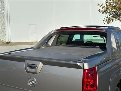 2002 Cadillac Escalade EXT V8 6.0L Vortec AWD Low Miles ONE OWNER   - Photo 17 - Sacramento, CA 95826