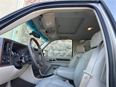 2002 Cadillac Escalade EXT V8 6.0L Vortec AWD Low Miles ONE OWNER   - Photo 31 - Sacramento, CA 95826