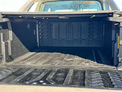 2002 Cadillac Escalade EXT V8 6.0L Vortec AWD Low Miles ONE OWNER   - Photo 18 - Sacramento, CA 95826