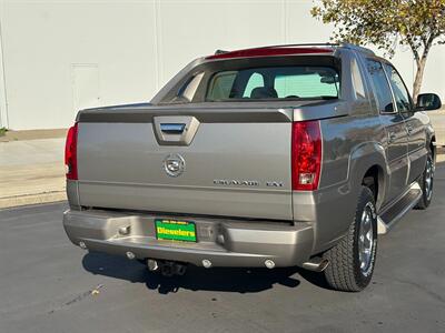 2002 Cadillac Escalade EXT V8 6.0L Vortec AWD Low Miles ONE OWNER   - Photo 15 - Sacramento, CA 95826