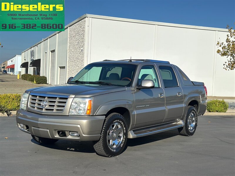2002 Cadillac Escalade EXT V8 6.0L Vortec AWD Low Miles ONE OWNER  