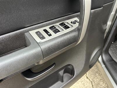 2007 GMC Sierra 2500 Diesel 4x4 6.6L Duramax Turbo Diesel Allison 1000  Crew Cab Short Bed - Photo 14 - Sacramento, CA 95826