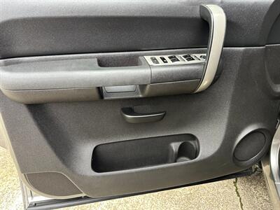 2007 GMC Sierra 2500 Diesel 4x4 6.6L Duramax Turbo Diesel Allison 1000  Crew Cab Short Bed - Photo 13 - Sacramento, CA 95826