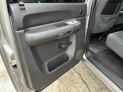 2007 GMC Sierra 2500 Diesel 4x4 6.6L Duramax Turbo Diesel Allison 1000  Crew Cab Short Bed - Photo 23 - Sacramento, CA 95826