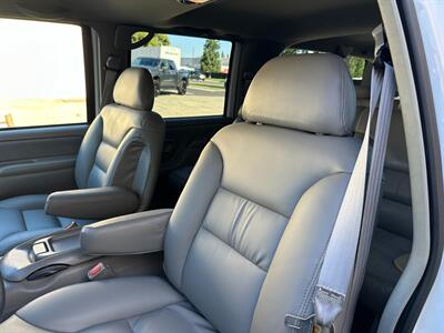 1996 GMC Suburban K2500 4X4 7.4L 454 VORTEC SLT Low Miles   - Photo 17 - Sacramento, CA 95826