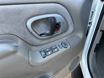 1996 GMC Suburban K2500 4X4 7.4L 454 VORTEC SLT Low Miles   - Photo 15 - Sacramento, CA 95826