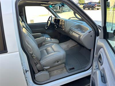 1996 GMC Suburban K2500 4X4 7.4L 454 VORTEC SLT Low Miles   - Photo 33 - Sacramento, CA 95826