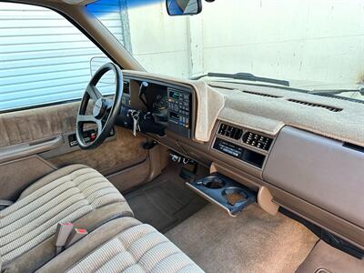 1994 Chevrolet Silverado 1500 Extra Cab Short Bed 5.7L V8 LOWERED ONE OWNER   - Photo 19 - Sacramento, CA 95826